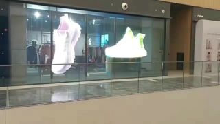 Studi Kasus Layar Transparan