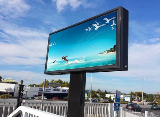 P6.67 Layar Video LED Luar Ruangan Berwarna Penuh Panel Tanda LED Tampilan Iklan Komersial