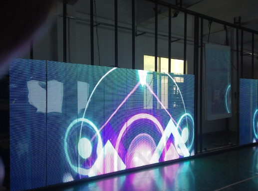 Layar LED Kaca Transparan 75% dengan Umur Panjang