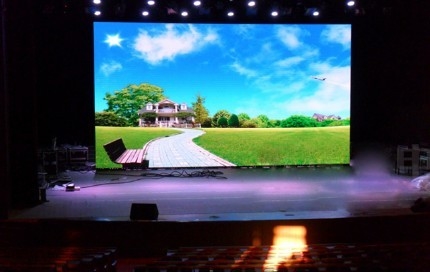 RoHs 64x48cm Kabinet Dinding LED Tampilan Led Dalam Ruangan P2 Tertipis 40 Pindai FCC CCC
