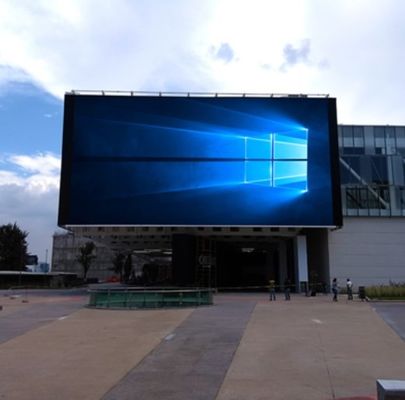 LED Video Outdoor Wall 1R1G1B 3 In 1 P4mm LED Display Disesuaikan