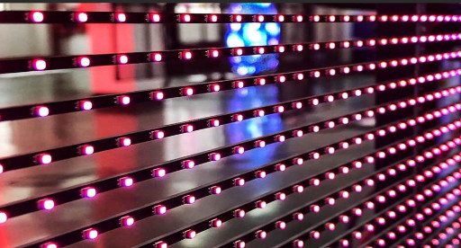 Layar LED Kaca Transparan 75% dengan Umur Panjang