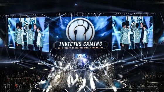 Layar LED Resolusi Tinggi 7680hz Layar LED Iklan Dalam Ruangan 700nits