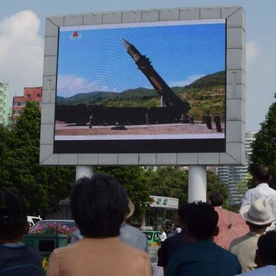 P4mm Outdoor Led Video Walls Tampilan Layar Iklan IP65 62500 Dots / M2 CCC