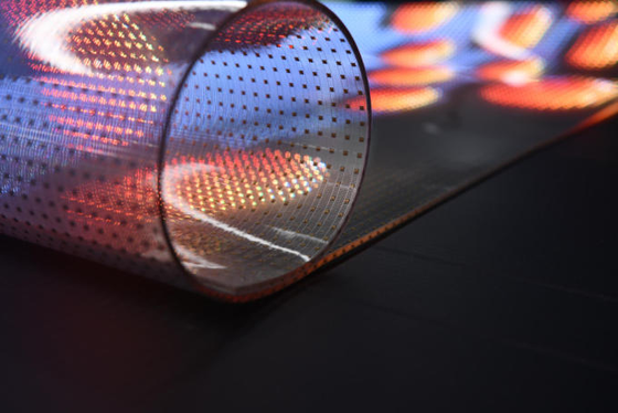 Layar LED Kaca Transparan P3.91mm Seri Holographic Refresh 3840Hz