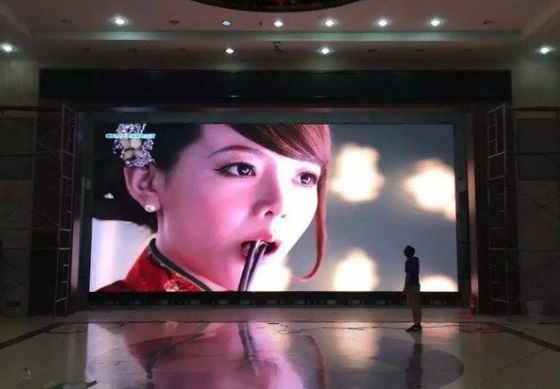860cd/ M2 Curved Video Wall LED Digital Signage Display 196V Ke 264V