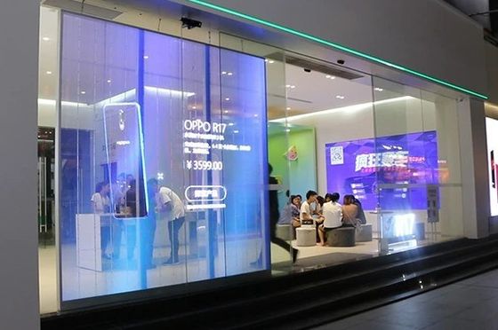 Tampilan Jendela LED Interaktif Kreatif Transparan ISO14001 ODM Untuk pusat perbelanjaan