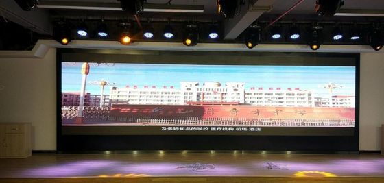 900cd Layar LED Indoor Full Color Sewa P3.91 Dinding Matriks LED CCC 65410 Piksel