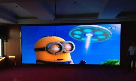 900cd Layar LED Indoor Full Color Sewa P3.91 Dinding Matriks LED CCC 65410 Piksel
