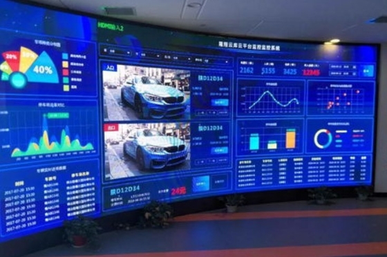 Layar Led Melengkung Ultra Ringan 1R1G1B ODM Untuk Ruang Rapat ROHS Sinkron