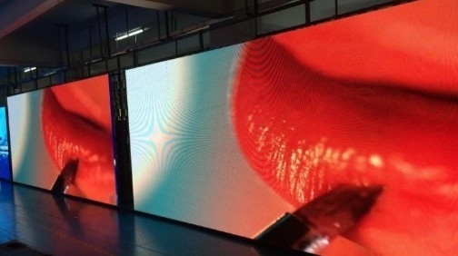 16.7 Triliun Tampilan LED Penuh Warna Dalam Ruangan P5 RGB Led Panels 1R1G1B 1/16 scan