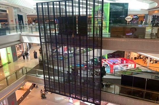 P3.91mm 1R1G1B Kaca Transparan Led Screen HD Led Mesh Video Wall ISO9001