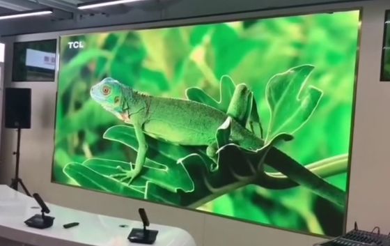 Layar LED Pitch Kecil Rasio 16:9 Tampilan Piksel Dalam Ruangan P0.93 P1.25 P1.56 P1.875 ODM