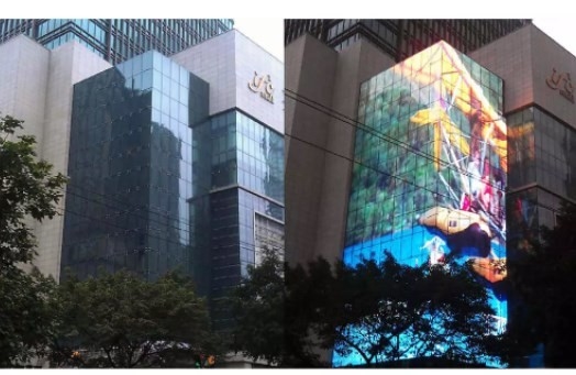 P2.8 Layar Kaca Transparan LED Disesuaikan Indoor Outdoor Untuk Pusat Perbelanjaan