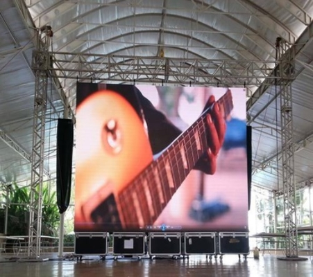 Digital Signage Fixed Type Curved Led Panel Di P3.91 Untuk Etalase Luar Ruangan